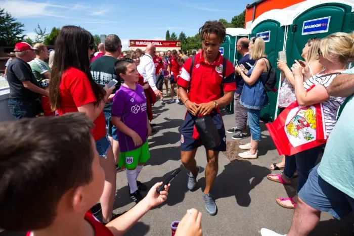 Framed Print : Bobby Reid's Arrival: Bristol Manor Farm vs. Bristol City (09.07.17) Framed Print : Bobby Reid's Arrival: Bristol Manor Farm vs. Bristol City (09.07.17)