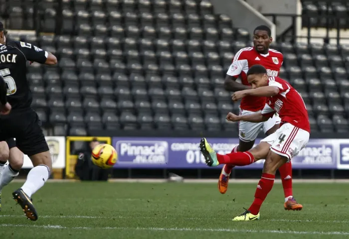 Framed Print : Bobby Reid's Near-Miss: Notts County vs. Bristol City, League One Football, December 2013 Framed Print : Bobby Reid's Near-Miss: Notts County vs. Bristol City, League One Football, December 2013