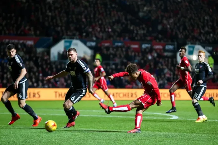 Framed Print : Bobby Reid's Shot at Ashton Gate: Bristol City vs. Brentford, Sky Bet Championship (13 / 12 / 2016)