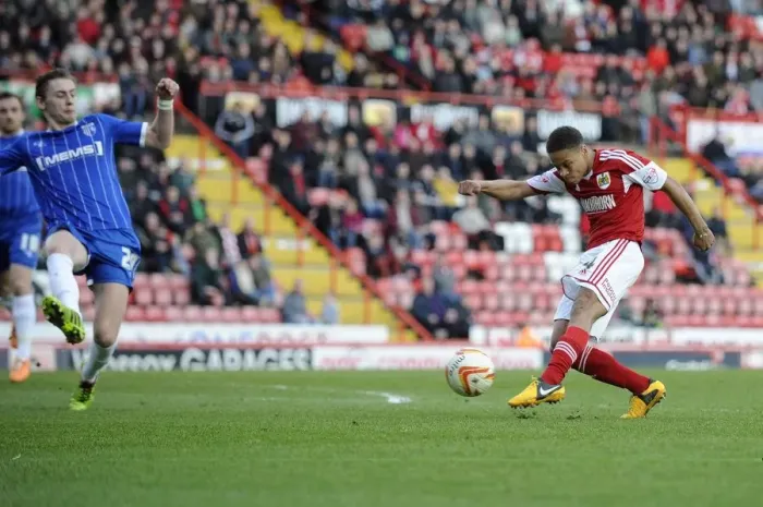 Framed Print : Bobby Reid's Shot: Bristol City vs Gillingham, Sky Bet League One, 2014 Framed Print : Bobby Reid's Shot: Bristol City vs Gillingham, Sky Bet League One, 2014