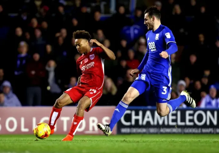 Framed Print : Bobby Reid's Shot at Glory: Birmingham City vs. Bristol City, 2016 Framed Print : Bobby Reid's Shot at Glory: Birmingham City vs. Bristol City, 2016