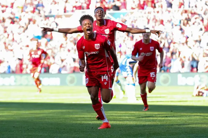 Framed Print : Bobby Reid's Stunner: 2-1 Lead for Bristol City over Wigan Athletic (Sky Bet EFL Championship, 2016) Framed Print : Bobby Reid's Stunner: 2-1 Lead for Bristol City over Wigan Athletic (Sky Bet EFL Championship, 2016)