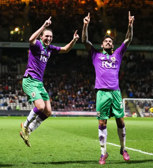 Framed Print : Bradford City vs. Bristol City: Five-Goal Celebration (April 14, 2015) Framed Print : Bradford City vs. Bristol City: Five-Goal Celebration (April 14, 2015)