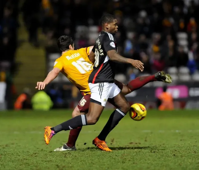 Framed Print : Bradford City vs. Bristol City: Jay Emmanuel-Thomas Faces Off Against Carl McHugh