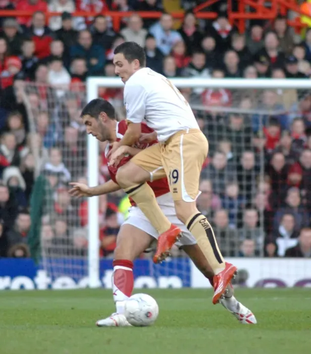 Framed Print : Bradley Orr in Action: Bristol City vs Middlesbrough Framed Print : Bradley Orr in Action: Bristol City vs Middlesbrough