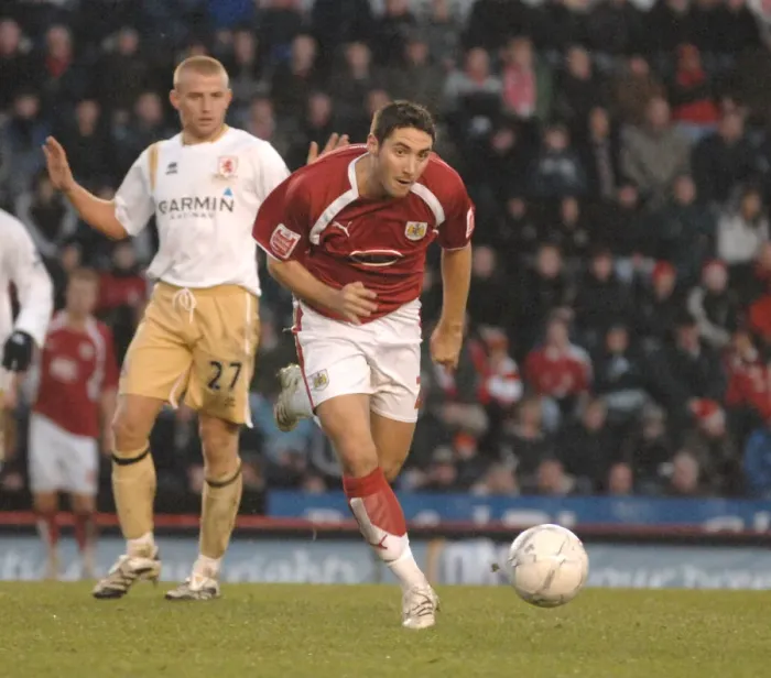 Framed Print : Bradley Orr in Action: Bristol City vs Middlesbrough Framed Print : Bradley Orr in Action: Bristol City vs Middlesbrough