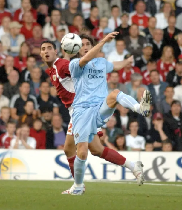 Framed Print : Bradley Orr: Clash of the Cities - Manchester City vs. Bristol City Framed Print : Bradley Orr: Clash of the Cities - Manchester City vs. Bristol City
