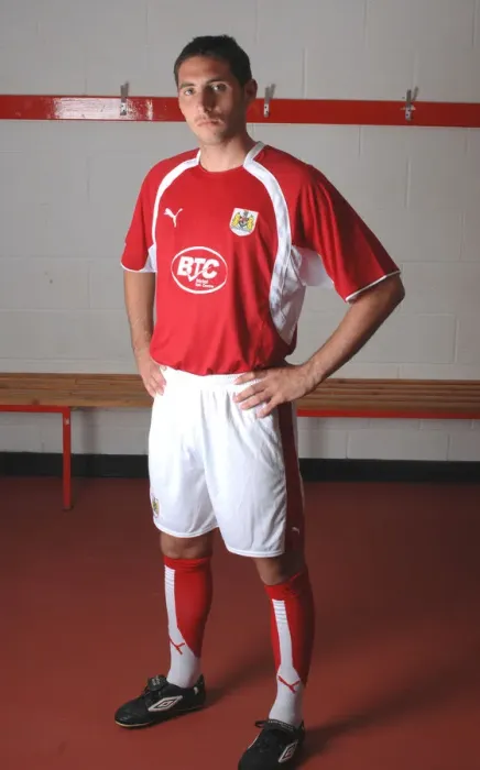 Framed Print : Bradley Orr: Focused and Ready in Bristol City Football Club Jersey