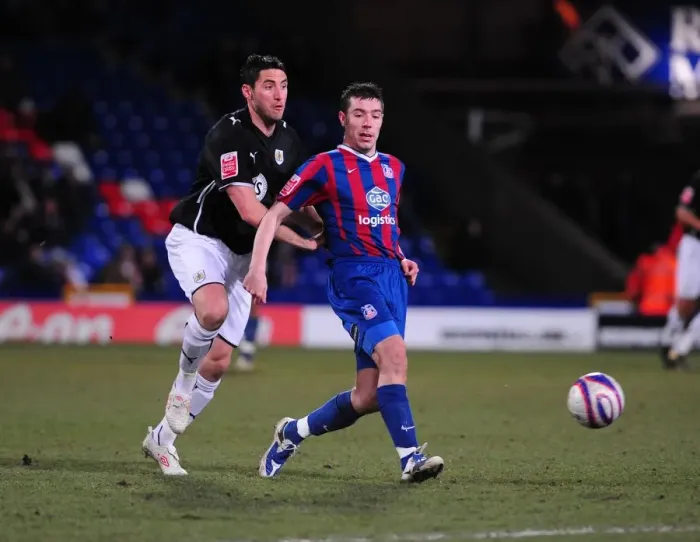 Framed Print : Bradley Orr vs Darren Ambrose: Battle for the Ball in Championship Clash between Crystal Palace and Bristol City (09 / 03 / 2010)