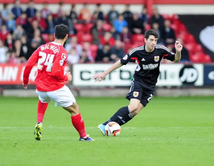 Framed Print : Brendan Moloney of Bristol City in Action at Crewe, 2013 Framed Print : Brendan Moloney of Bristol City in Action at Crewe, 2013