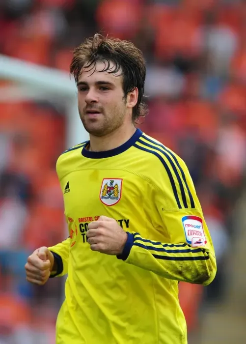 Framed Print : Brett Pitman in Action for Bristol City against Blackpool in League Cup Clash - 01 / 10 / 2011