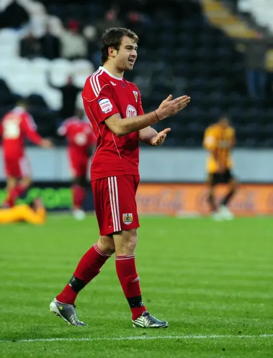 Framed Print : Brett Pitman of Bristol City in Action against Hull City, Championship Match, KC Stadium, 18th December 2010 Framed Print : Brett Pitman of Bristol City in Action against Hull City, Championship Match, KC Stadium, 18th December 2010