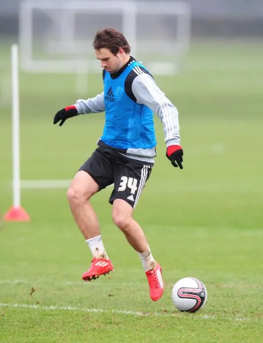 Framed Print : Brett Pitman of Bristol City Football Club in Training at Memorial Stadium Framed Print : Brett Pitman of Bristol City Football Club in Training at Memorial Stadium