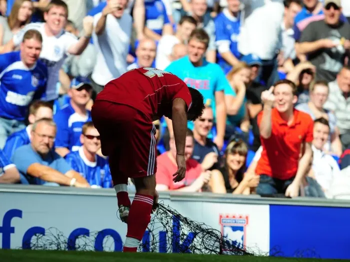 Framed Print : Brett Pitman Caught in Netting Mishap at Ipswich vs. Bristol City Championship Match (28 / 08 / 2010) Framed Print : Brett Pitman Caught in Netting Mishap at Ipswich vs. Bristol City Championship Match (28 / 08 / 2010)
