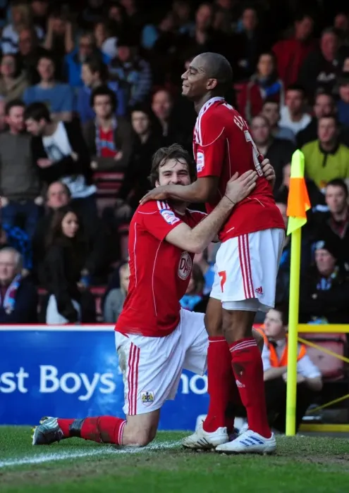 Framed Print : Brett Pitman Scores the Opener: Championship Thriller - Bristol City vs Burnley (19-03-2011)