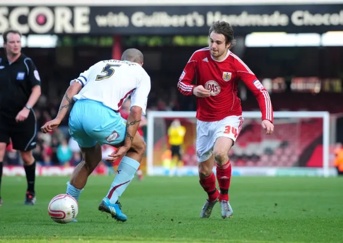 Framed Print : Brett Pitman Scores Past Clarke Carlisle: Bristol City vs Burnley, Championship 2011 Framed Print : Brett Pitman Scores Past Clarke Carlisle: Bristol City vs Burnley, Championship 2011