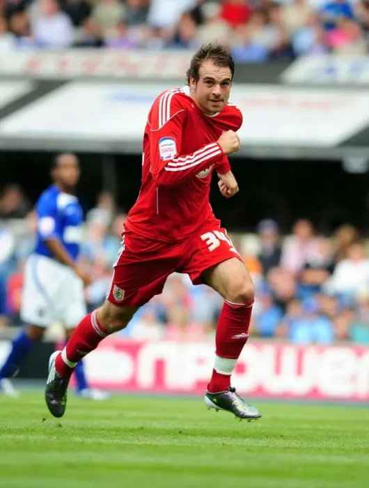 Framed Print : Brett Pitman Strikes: Championship Clash - Ipswich v Bristol City, August 2010 Framed Print : Brett Pitman Strikes: Championship Clash - Ipswich v Bristol City, August 2010