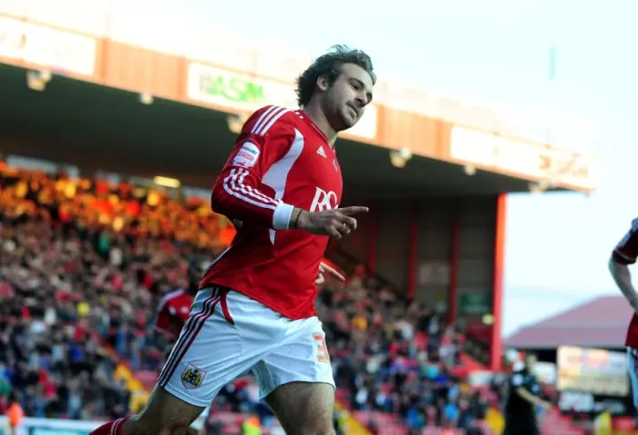 Framed Print : Brett Pitman's Championship Goal: Bristol City vs Burnley (5th November 2011) Framed Print : Brett Pitman's Championship Goal: Bristol City vs Burnley (5th November 2011)