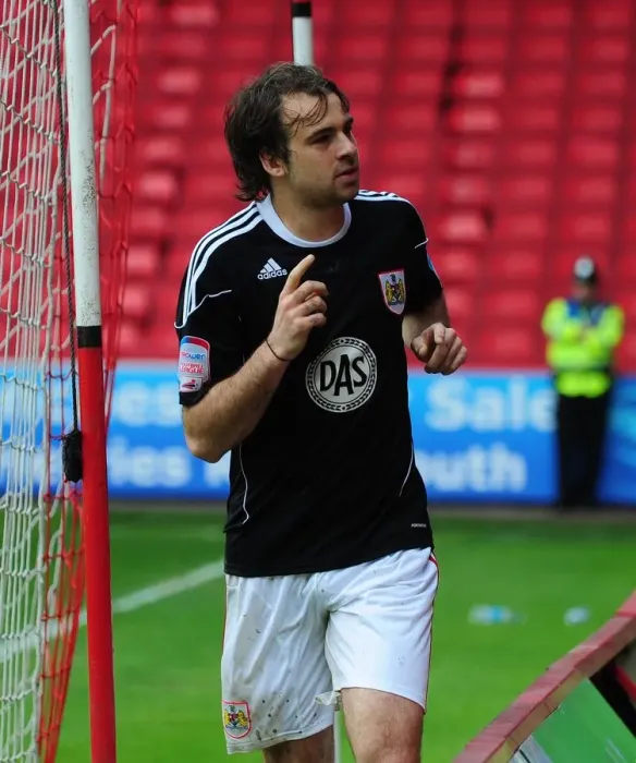 Framed Print : Brett Pitman's Double: Bristol City's Championship Winning Moment vs Sheffield United (23 / 04 / 2011) Framed Print : Brett Pitman's Double: Bristol City's Championship Winning Moment vs Sheffield United (23 / 04 / 2011)