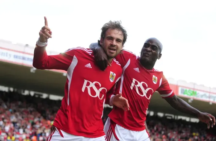 Framed Print : Brett Pitman's Dramatic Equalizer: A Championship Thriller - Bristol City vs. Hull City (September 2011) Framed Print : Brett Pitman's Dramatic Equalizer: A Championship Thriller - Bristol City vs. Hull City (September 2011)