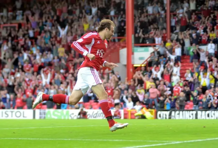 Framed Print : Brett Pitman's Dramatic Last-Minute Equalizer: Bristol City vs. Hull City (Championship, 2011) Framed Print : Brett Pitman's Dramatic Last-Minute Equalizer: Bristol City vs. Hull City (Championship, 2011)