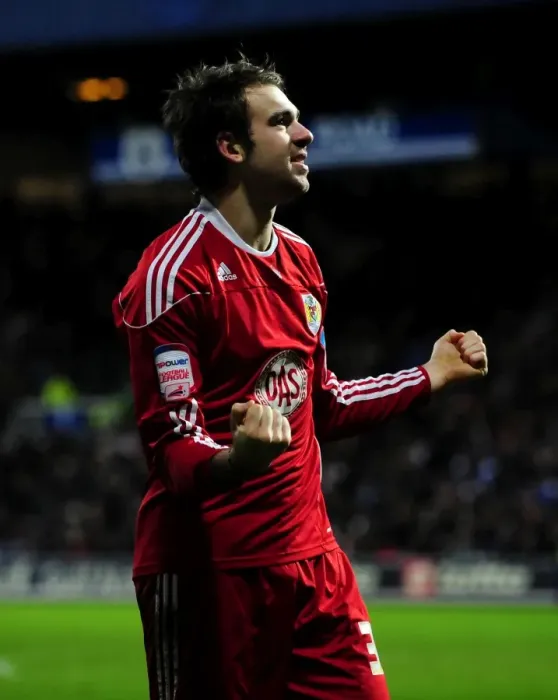 Framed Print : Brett Pitman's Epic Goal Celebration: A Thrilling Championship Moment for Bristol City at QPR (03 / 01 / 2011)