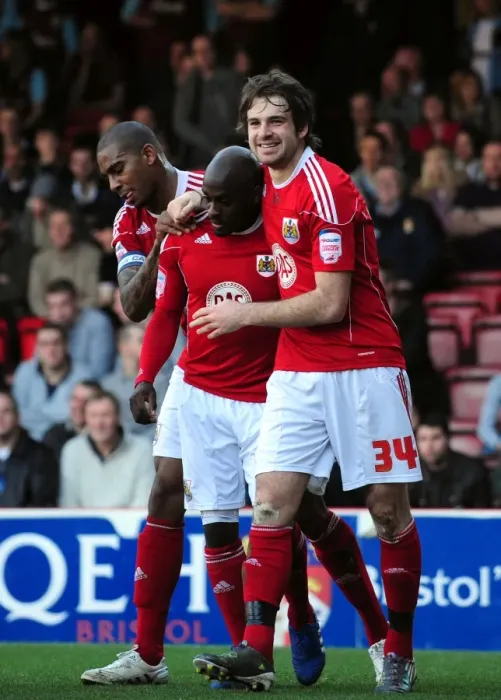 Framed Print : Brett Pitman's Epic Goal: Championship Showdown - Bristol City vs. Burnley (19 / 03 / 2011)