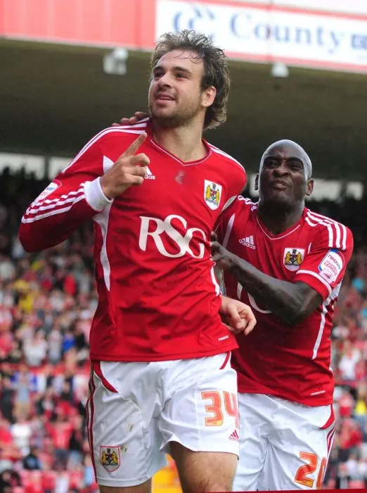 Framed Print : Brett Pitman's Equalizer: Bristol City vs. Hull City in Championship Action, September 24, 2011 Framed Print : Brett Pitman's Equalizer: Bristol City vs. Hull City in Championship Action, September 24, 2011