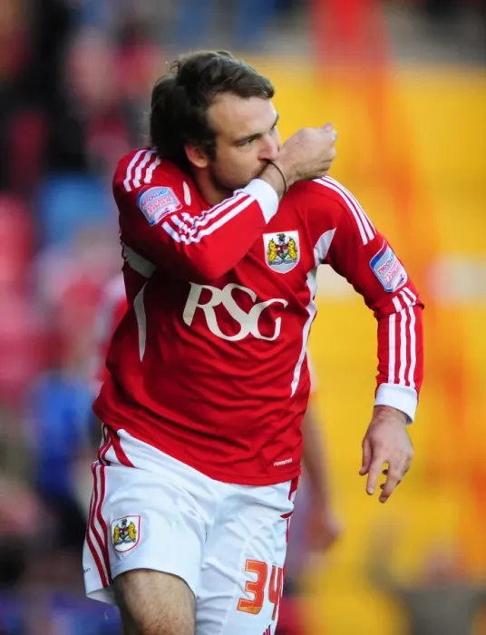Framed Print : Brett Pitman's Euphoric Goal Celebration: Bristol City vs Burnley, Championship 2011 Framed Print : Brett Pitman's Euphoric Goal Celebration: Bristol City vs Burnley, Championship 2011