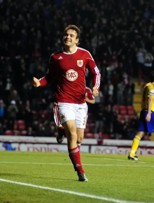 Framed Print : Brett Pitman's Euphoric Goal Celebration: Championship Match - Bristol City vs. Derby County (11-12-2010)