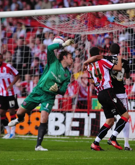 Framed Print : Brett Pitman's Fortunate Corner: Simonsen's Own Goal Seals Victory for Bristol City over Sheffield United (Championship, 23rd April 2011) Framed Print : Brett Pitman's Fortunate Corner: Simonsen's Own Goal Seals Victory for Bristol City over Sheffield United (Championship, 23rd April 2011)