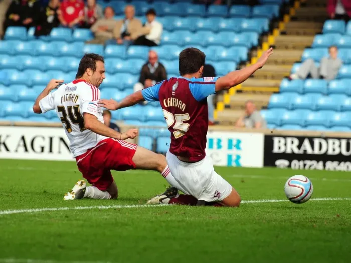 Framed Print : Brett Pitman's Near Miss: Scunthorpe United vs. Bristol City, Championship 2010 Framed Print : Brett Pitman's Near Miss: Scunthorpe United vs. Bristol City, Championship 2010