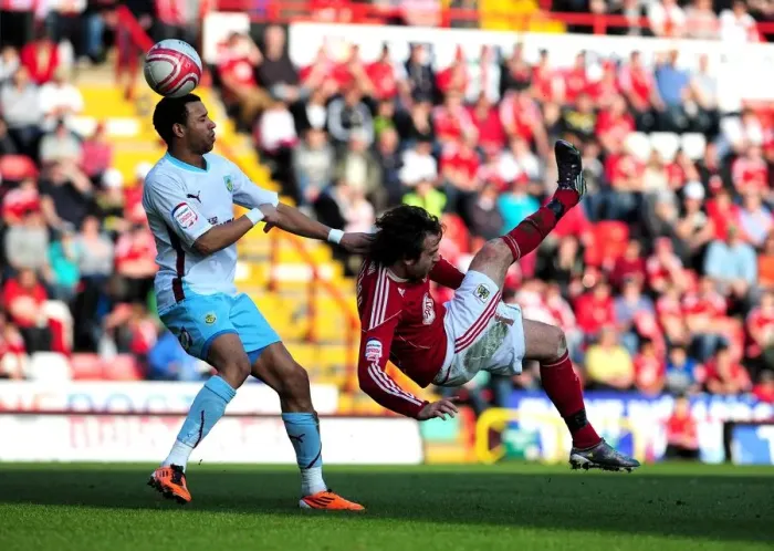 Framed Print : Brett Pitman's Near-Perfect Overhead Kick: Bristol City vs Burnley, Championship 2011 Framed Print : Brett Pitman's Near-Perfect Overhead Kick: Bristol City vs Burnley, Championship 2011