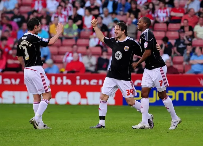 Framed Print : Brett Pitman's Spectacular Corner Goal: Sheffield United vs. Bristol City (Championship, 23 / 04 / 2011) Framed Print : Brett Pitman's Spectacular Corner Goal: Sheffield United vs. Bristol City (Championship, 23 / 04 / 2011)