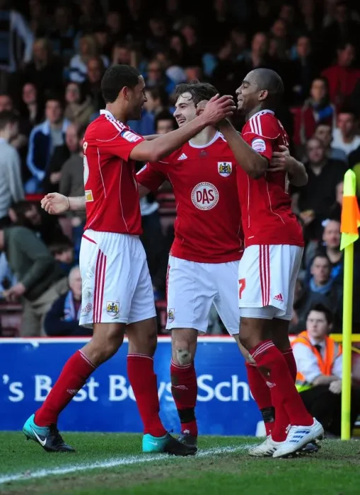 Framed Print : Brett Pitman's Stunner: Bristol City's Opening Goal vs Burnley (Championship 2011)