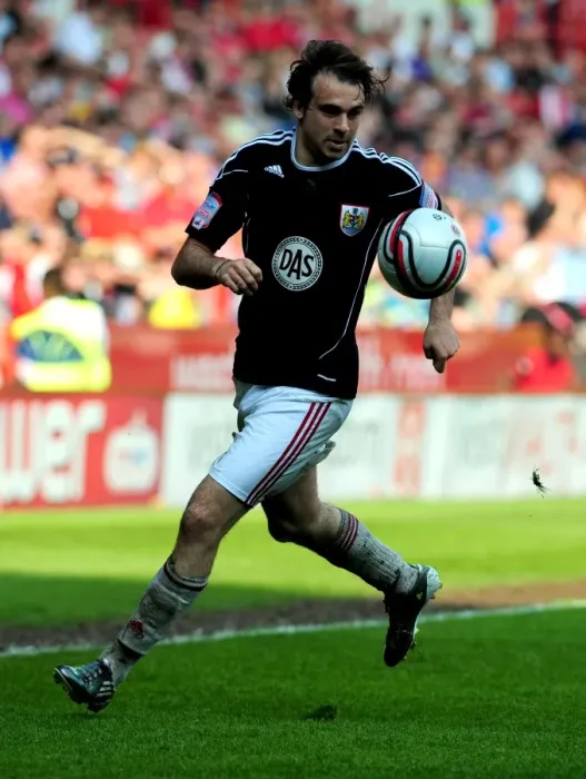 Framed Print : Brett Pitman's Thrilling Performance: Sheffield United vs. Bristol City, Championship 2011