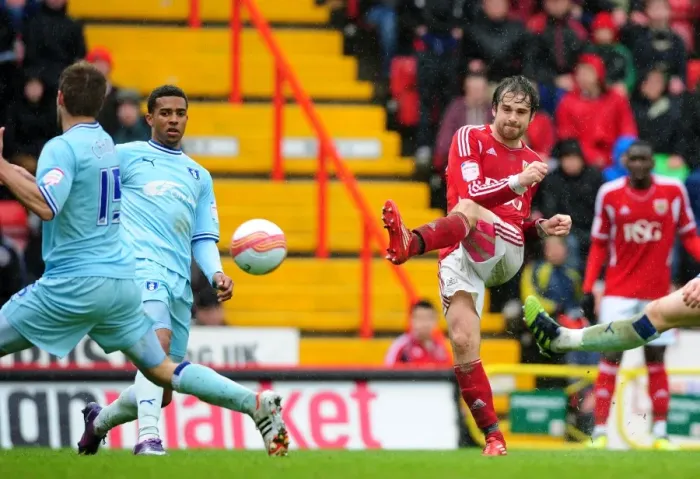 Framed Print : Brett Pitman's Thwarted Goal: Bristol City vs Coventry City, 9th April 2012