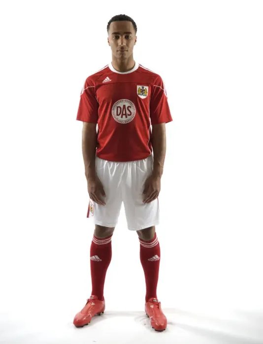 Framed Print : Bristol Academy Flyers in New Kit: Jordan Ranklin in Action at SGS Wise Campus