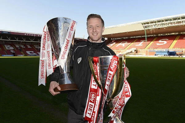 Bristol City Academy - Dougie Allward: Staff Celebrate with Johnstone Paint Trophy and Sky Bet League One Trophies