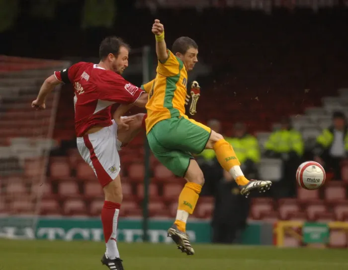 Framed Print : Bristol City: Carey and Cureton in Action against Norwich City