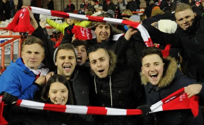 Framed Print : Bristol City Celebrate Johnstones Paint Trophy South Area Final Victory Over Gillingham Framed Print : Bristol City Celebrate Johnstones Paint Trophy South Area Final Victory Over Gillingham