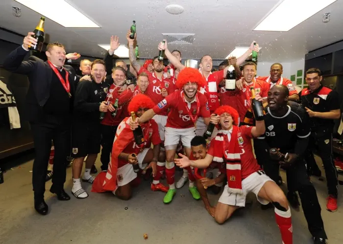 Framed Print : Bristol City Celebrate JPT Victory: Johnstone's Paint Final Triumph Framed Print : Bristol City Celebrate JPT Victory: Johnstone's Paint Final Triumph