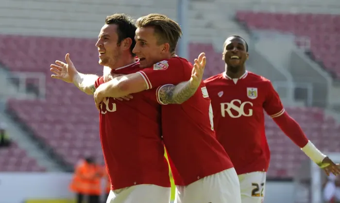 Framed Print : Bristol City Celebrate Lee Tomlin's Goal Against Huddersfield Town (30-04-2016)