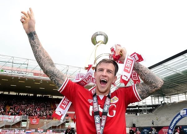 Bristol City Celebrate Promotion with League One Trophy