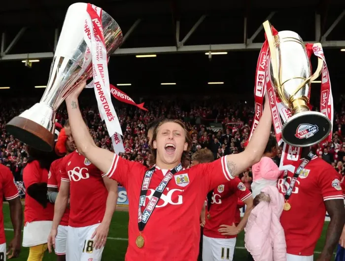 Framed Print : Bristol City Celebrates Double Victory: League One and JPT Trophies (3 May 2015) Framed Print : Bristol City Celebrates Double Victory: League One and JPT Trophies (3 May 2015)