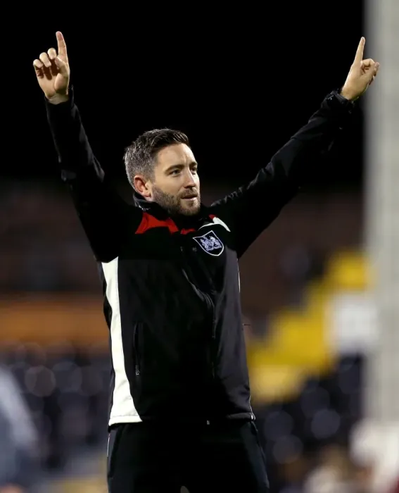 Framed Print : Bristol City Celebrates EFL Cup Win Over Fulham: Lee Johnson's Triumph at Craven Cottage