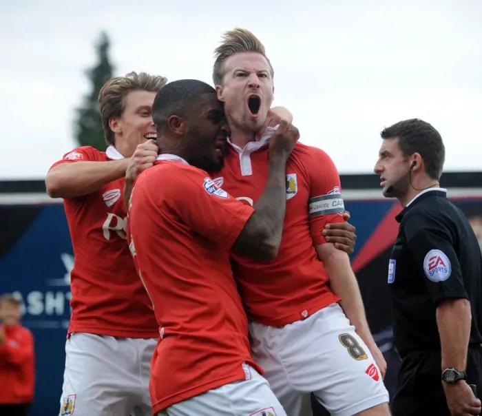 Framed Print : Bristol City Celebrates Win Against MK Dons: Wade Elliott's Goal Framed Print : Bristol City Celebrates Win Against MK Dons: Wade Elliott's Goal