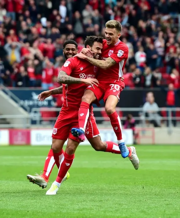 Framed Print : Bristol City Celebrates Win Against Queens Park Rangers: Marlon Pack and Team Mates Rejoice on Ashton Gate Field