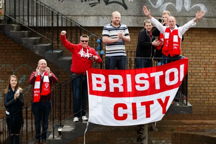 Framed Print : Bristol City: Champions Parade - Celebrating League 1 and Johnstones Paint Trophy Victories Framed Print : Bristol City: Champions Parade - Celebrating League 1 and Johnstones Paint Trophy Victories