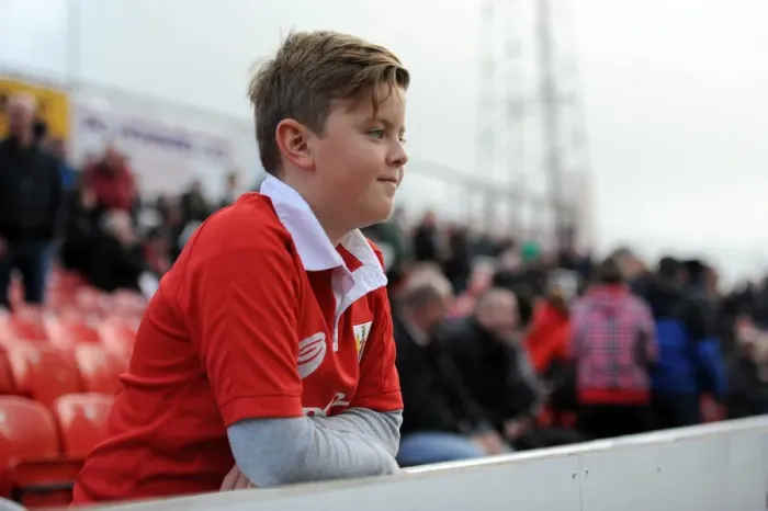 Framed Print : Bristol City fan - Photo mandatory by-line: Dougie Allward / JMP -15 / 11 / 14 - SPORT - Football - Swindon - The County Framed Print : Bristol City fan - Photo mandatory by-line: Dougie Allward / JMP -15 / 11 / 14 - SPORT - Football - Swindon - The County